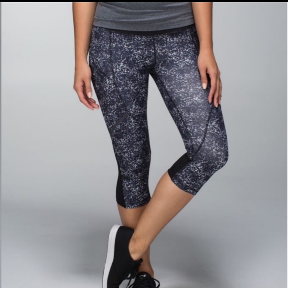 Lululemon Hop to it crop full-on Luxtreme rocky road sand dune ground/bl…
